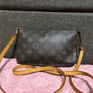 Louis Vuitton Monogram Pochette Crossbody Bag